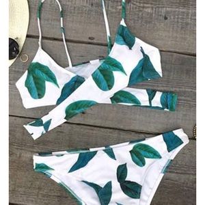 Cupshe leaf-print tropical bikini